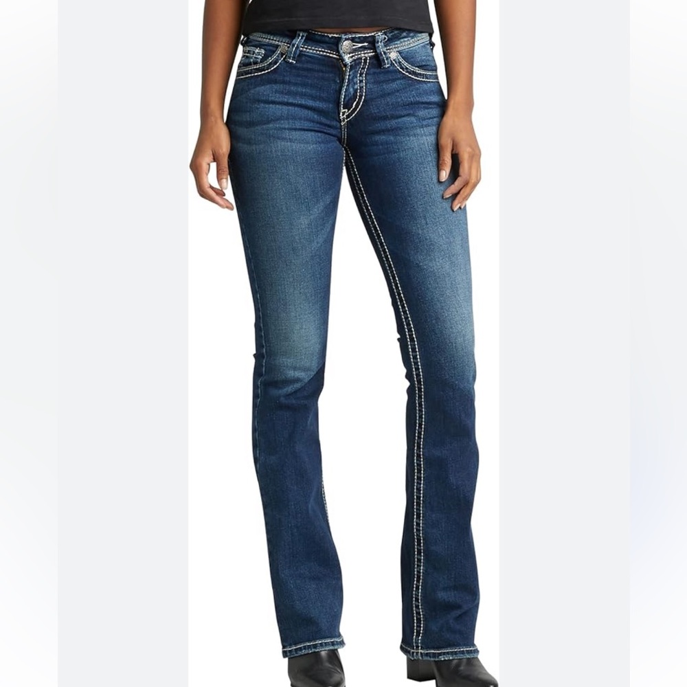 Silver Jeans Co. Women's Suki Mid Rise Curvy Fit Indigo Wash Bootcut Jea…